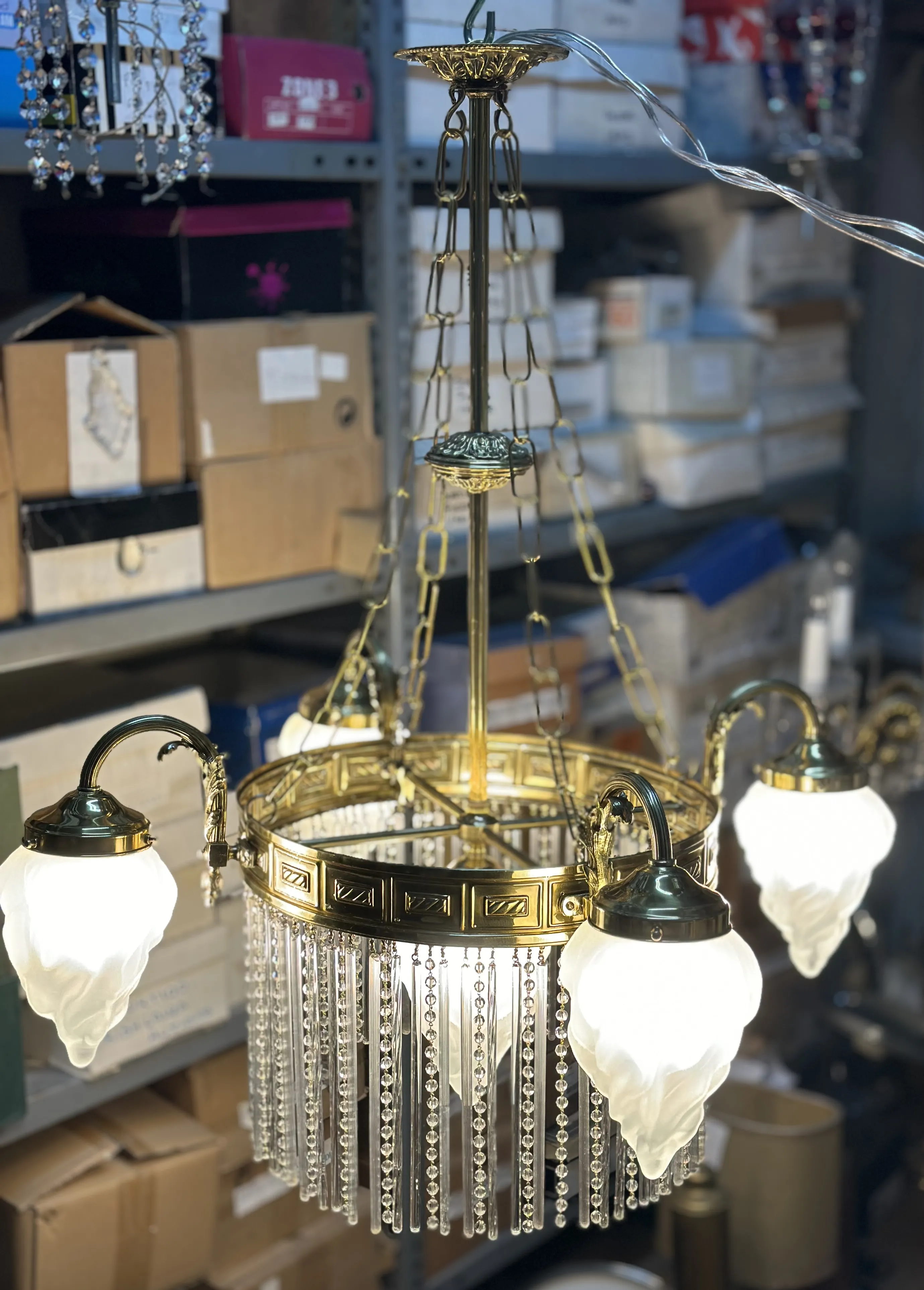 Restauración completa de araña de metal en Madrid — Lámparas Sixto